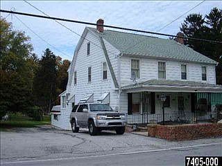 2nd image of 2524 N Sherman St