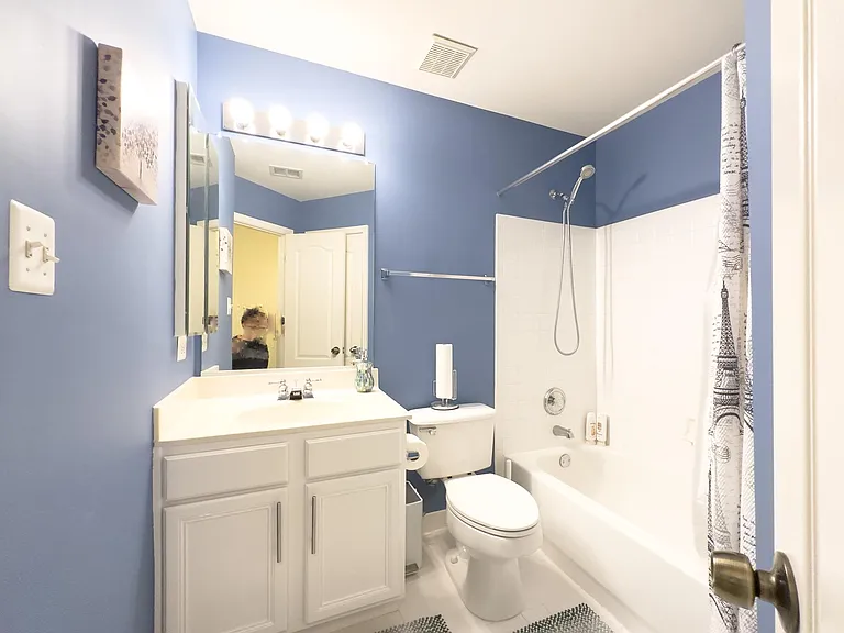 2029 Ashleigh Woods Ct — Photo 26