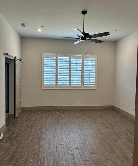 2418 Bastidas Dr — Photo 16