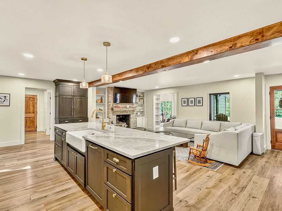 10th image of 2153 Williamsport Pike