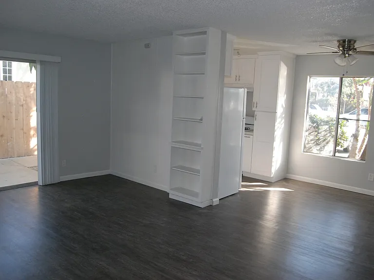 4054 Highland Ave — Photo 5