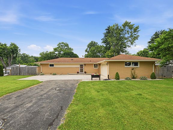 4th image of 9940 W Sunset Ln