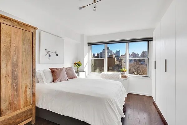 Sold by Compass | media 9