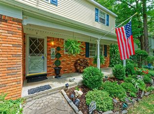 7 Wood Dale Dr, Ballston Lake, NY 12019
