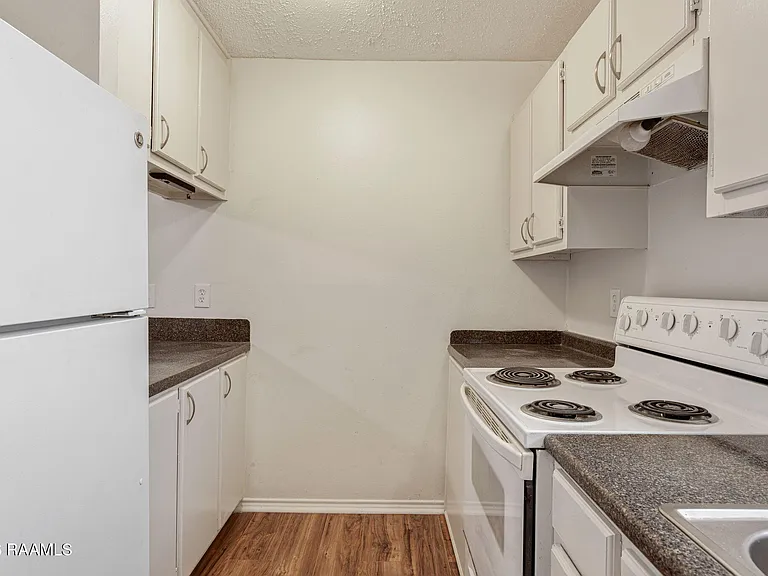 1318 Lee Ave #A-1 — Photo 11