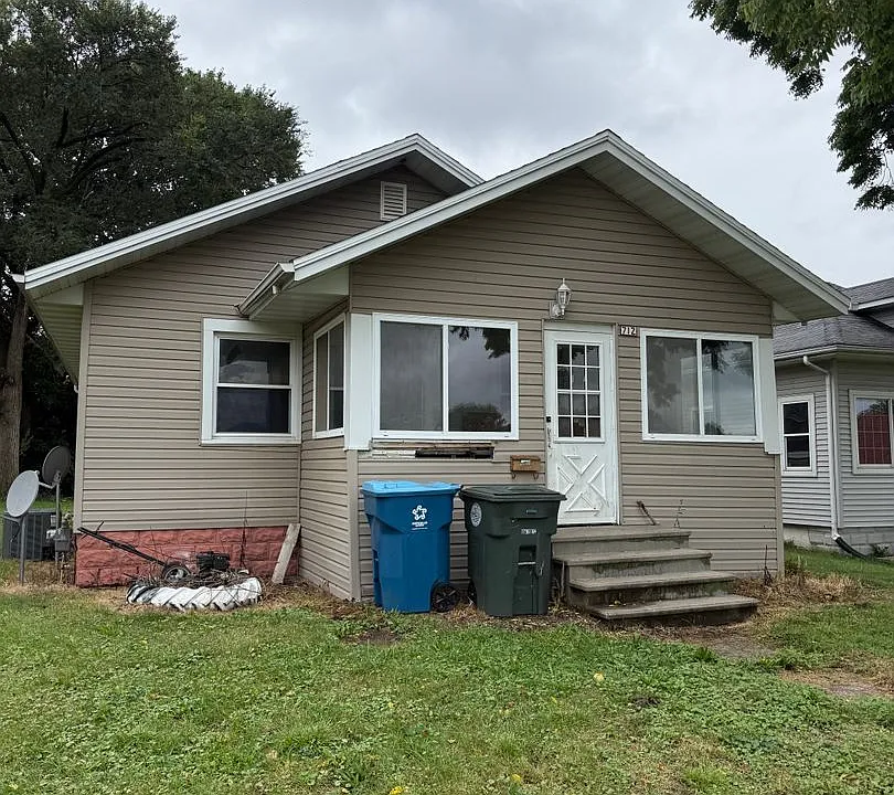 712 Western Ave