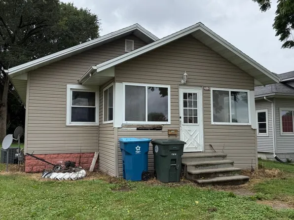 712 Western Ave, Waterloo, IA 50702