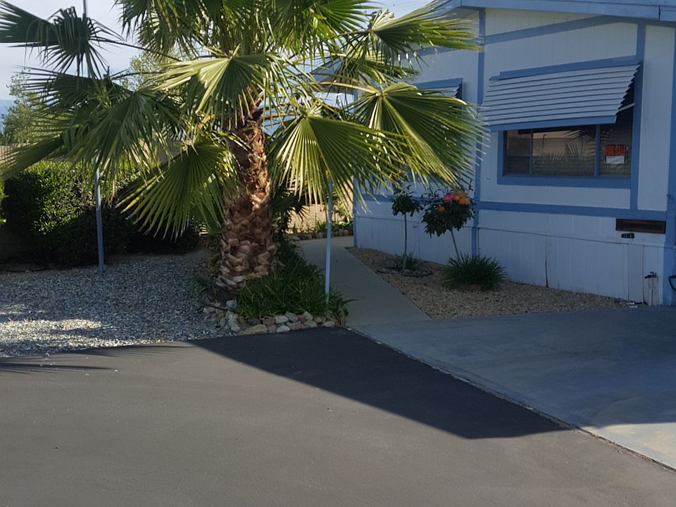 2nd image of 575 S Lyon Ave Spc 15A