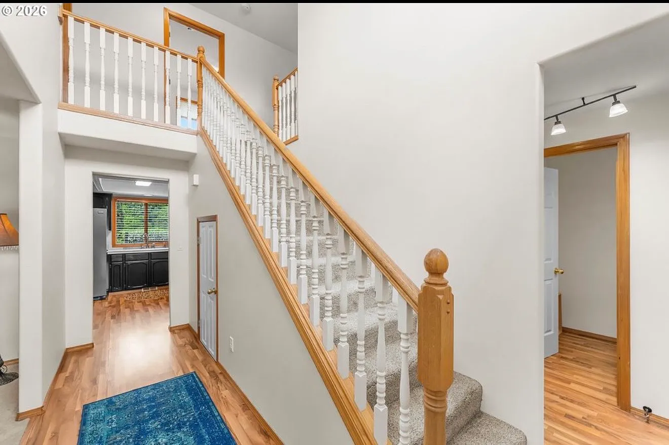 4 bed, 2.5 bath, 2082 sqft, $3,300 — Photo 3