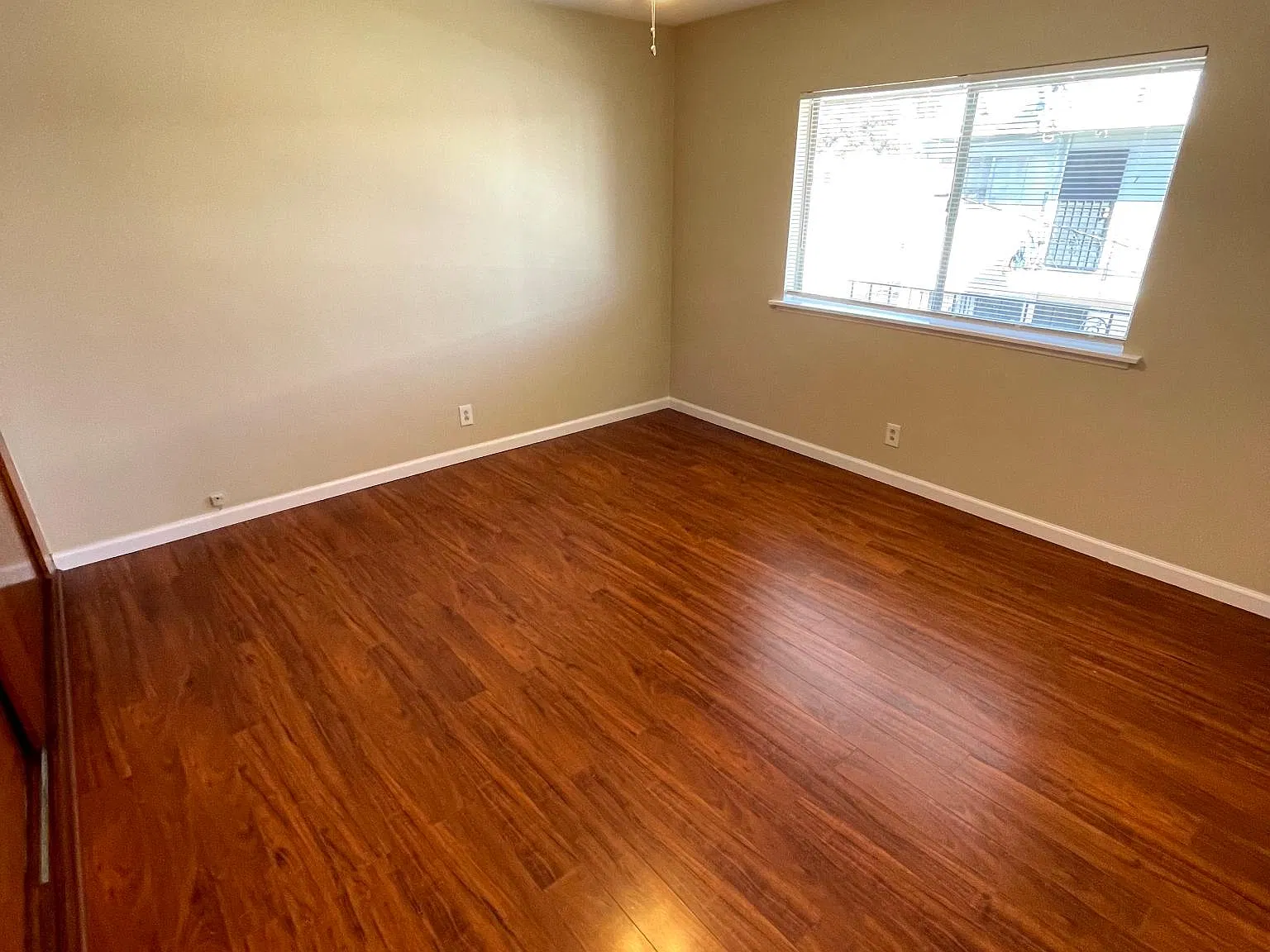 345 E Louise St — Photo 4