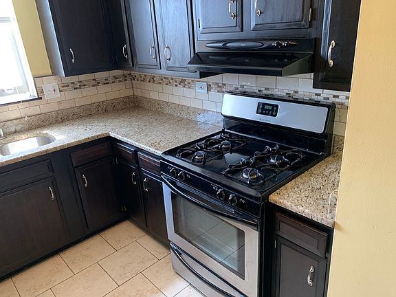 3rd image of 6460 N Northwest Hwy #101