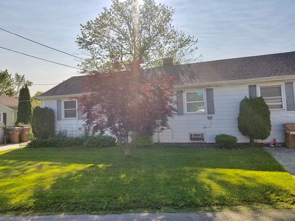 1st image of 11 Pendlewood Dr