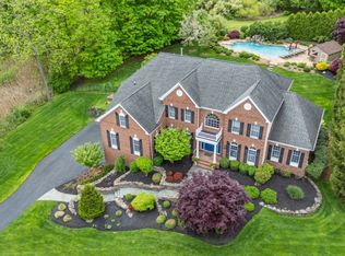 71 Canterbury Way, Basking Ridge, NJ 07920