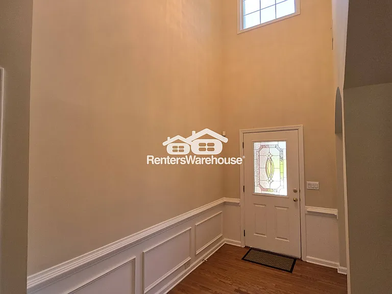 2761 Autumn View Dr — Photo 2