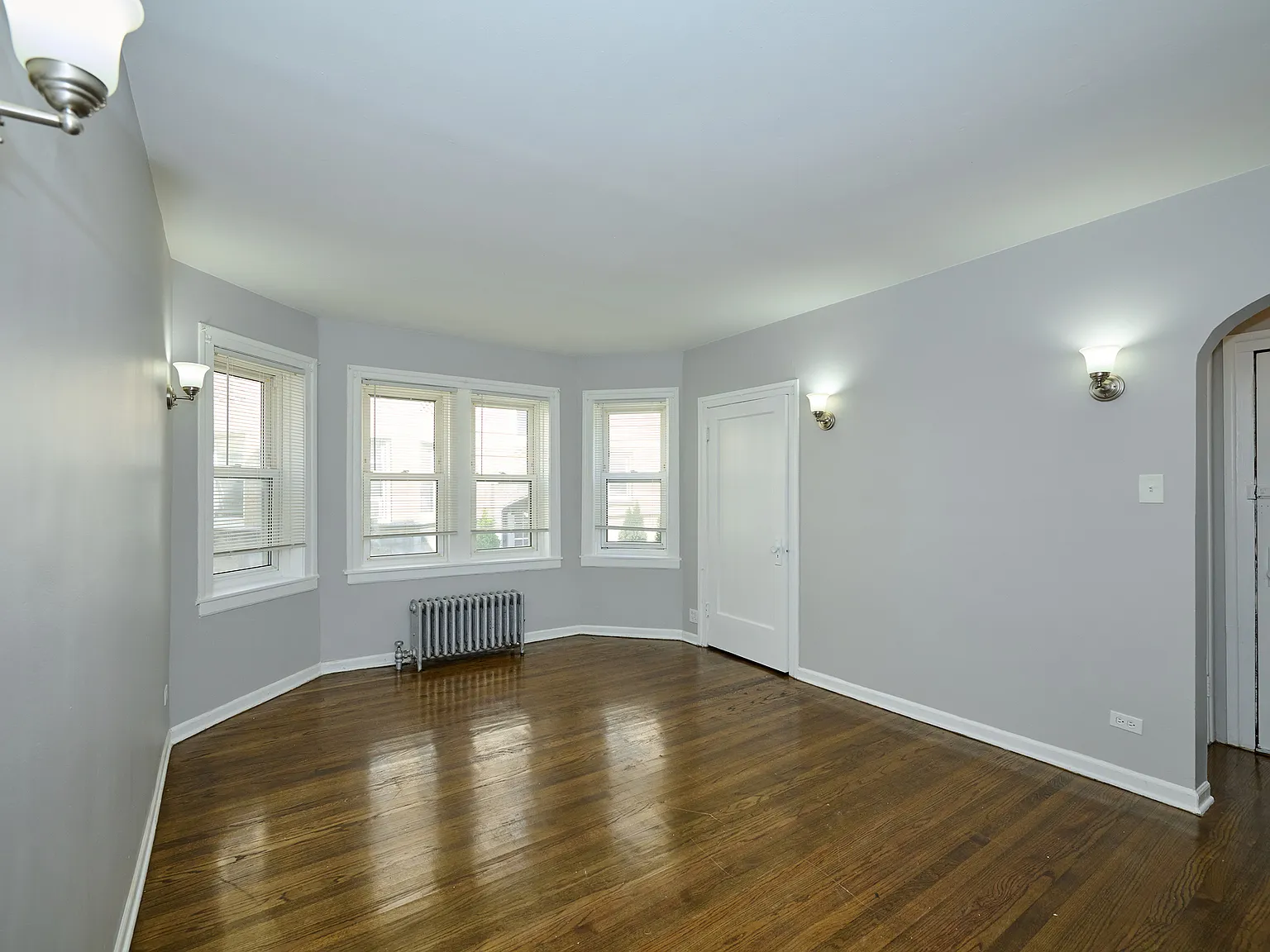 2 bed, 900 sqft, $1,650 — Photo 2