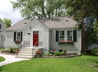 214 12th Ave N, Hopkins, MN 55343