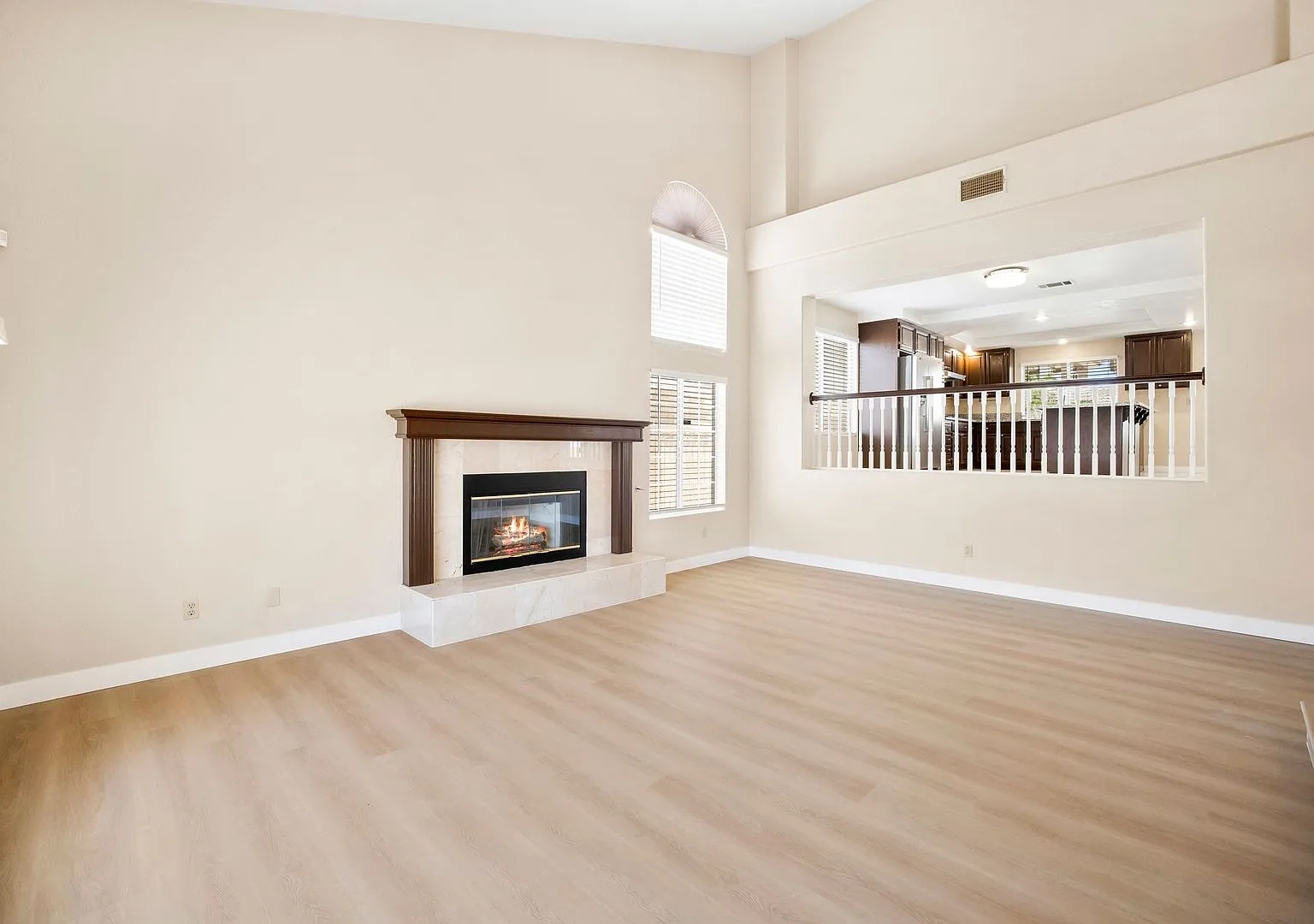 Gorgeous Southwest Luxury On A Corner Lot! — Photo 4