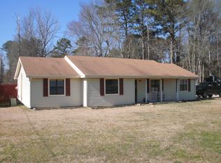 40 E Davis Bridge Rd, Villa Rica, GA 30180