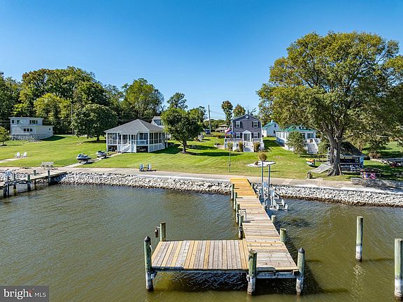 3rd image of 2545 Barrison Point Rd