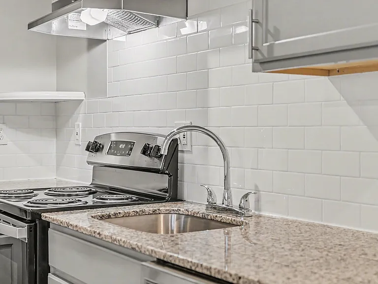 Beverly Place Apartments — Photo 9
