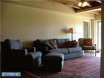 4th image of 300 Piney Creek Ln