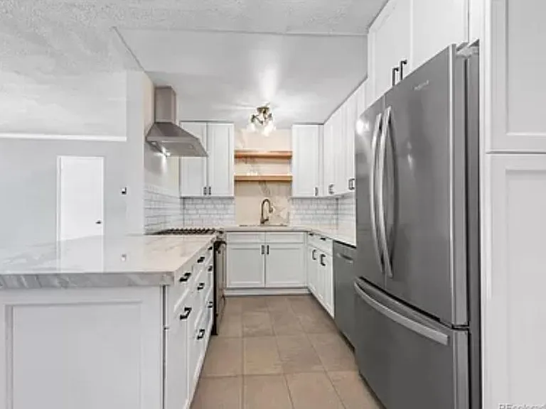 155 N Jackson St #8 — Photo 13