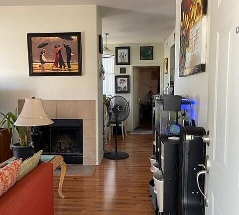 5th image of 3830 E LAKEWOOD Parkway E #1124