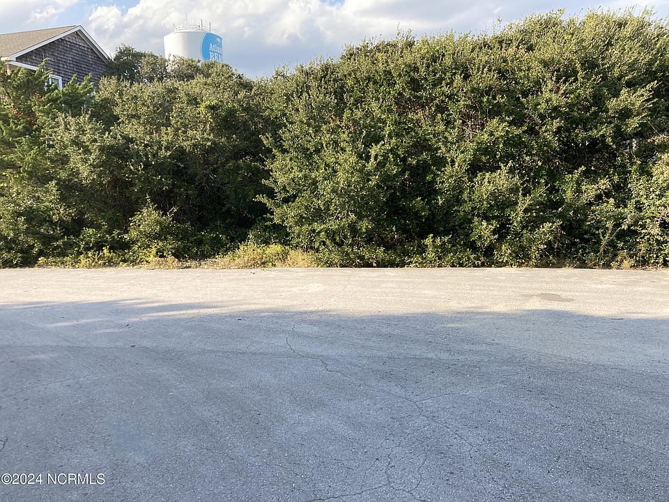 2nd image of 105 Oak Forest Lane