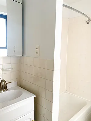 Rented by Waverly Realty Associates | media 10