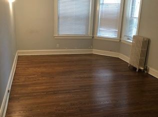 824 Mulford St APT 1E, Evanston, IL 60202
