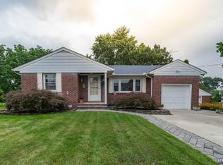 56 Lexington Ave, Rochelle Park, NJ 07662