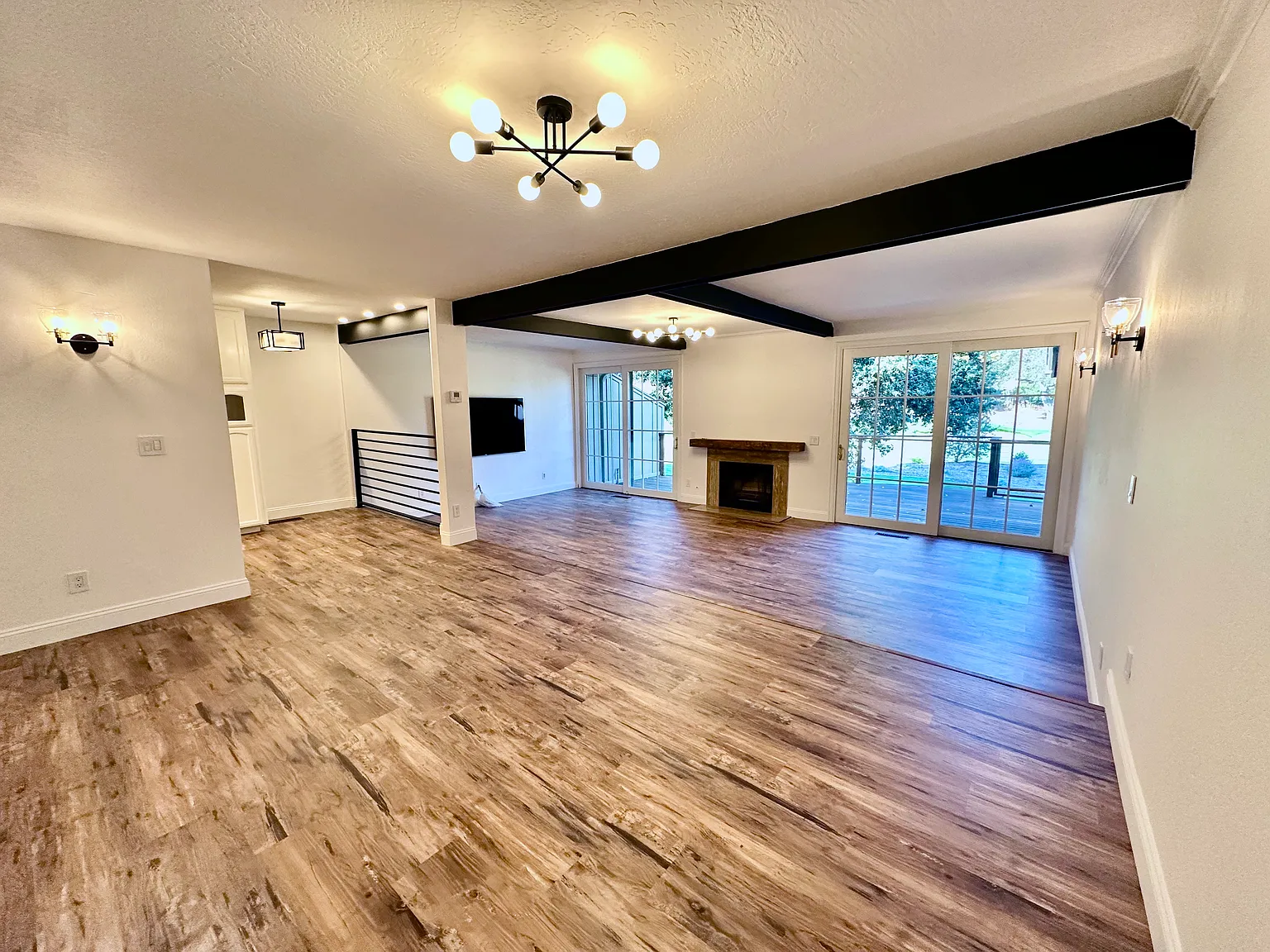 3 bed, 2.5 bath, 2260 sqft, $7,750 — Photo 4