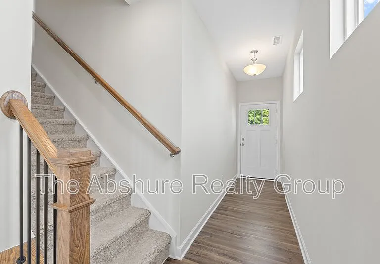 35 Village Edge Dr — Photo 6