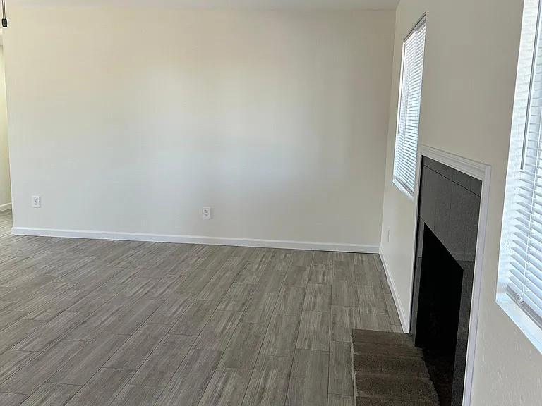 6834 S 43rd Pl — Photo 5