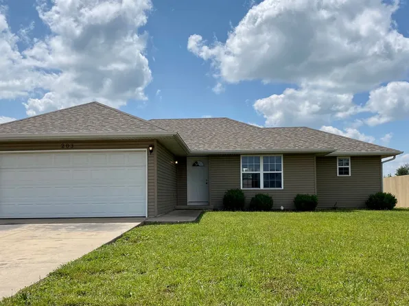 203 N Christopher Ln, Clever, MO 65631