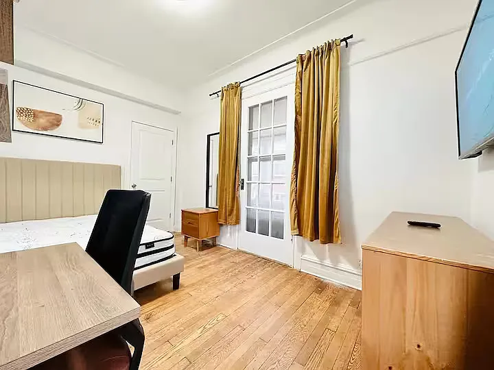 5 bed, 1.5 bath, 1200 sqft, $1,140 — Photo 2