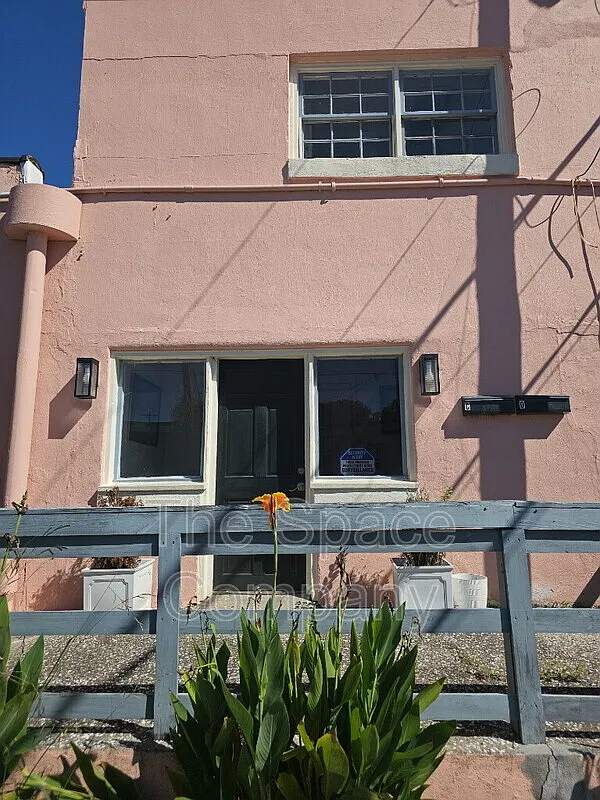 1 bed, 1.0 bath, $1,350 — Photo 1
