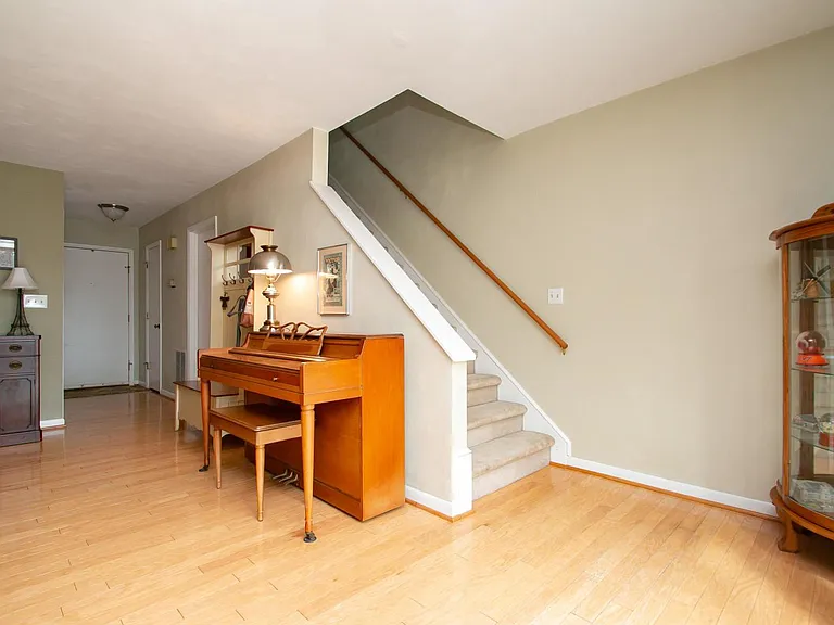 3451 Londonderry Ct — Photo 7