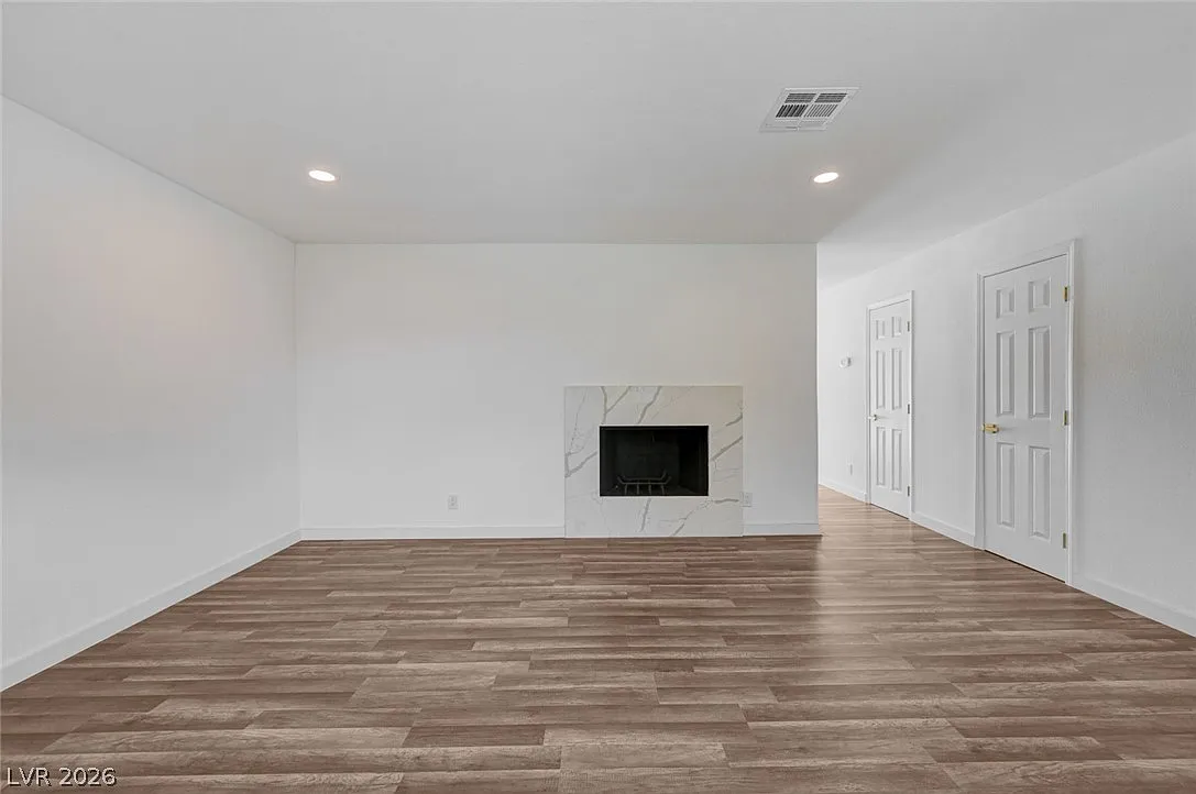 2 bed, 2.0 bath, 1320 sqft, $1,575 — Photo 4