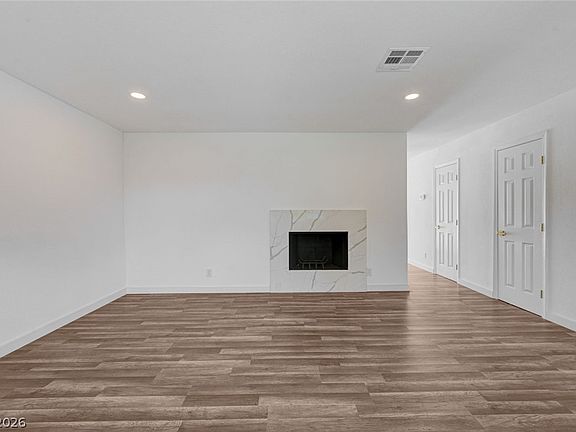 5th image of 571 Greenbriar Townhouse Way