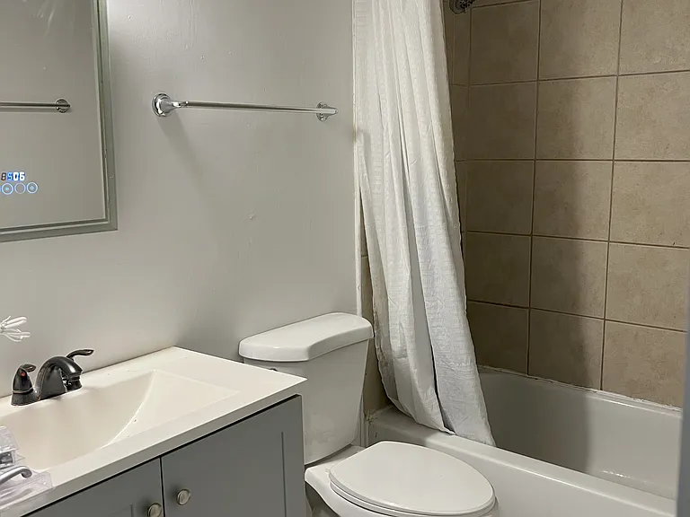 507 Castle Ct — Photo 12