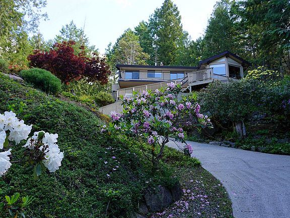 3rd image of 8846 Redrooffs Rd
