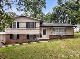 912 Parkwood Rd, Shelby, NC 28150