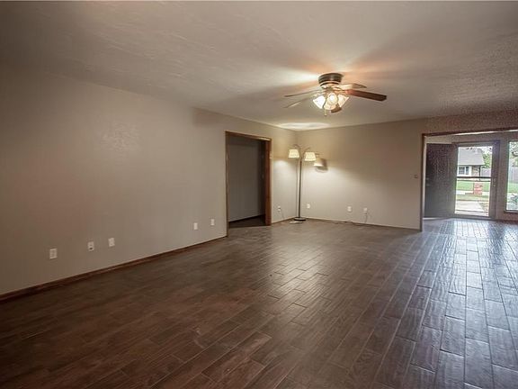 4th image of 513 Conestoga Dr