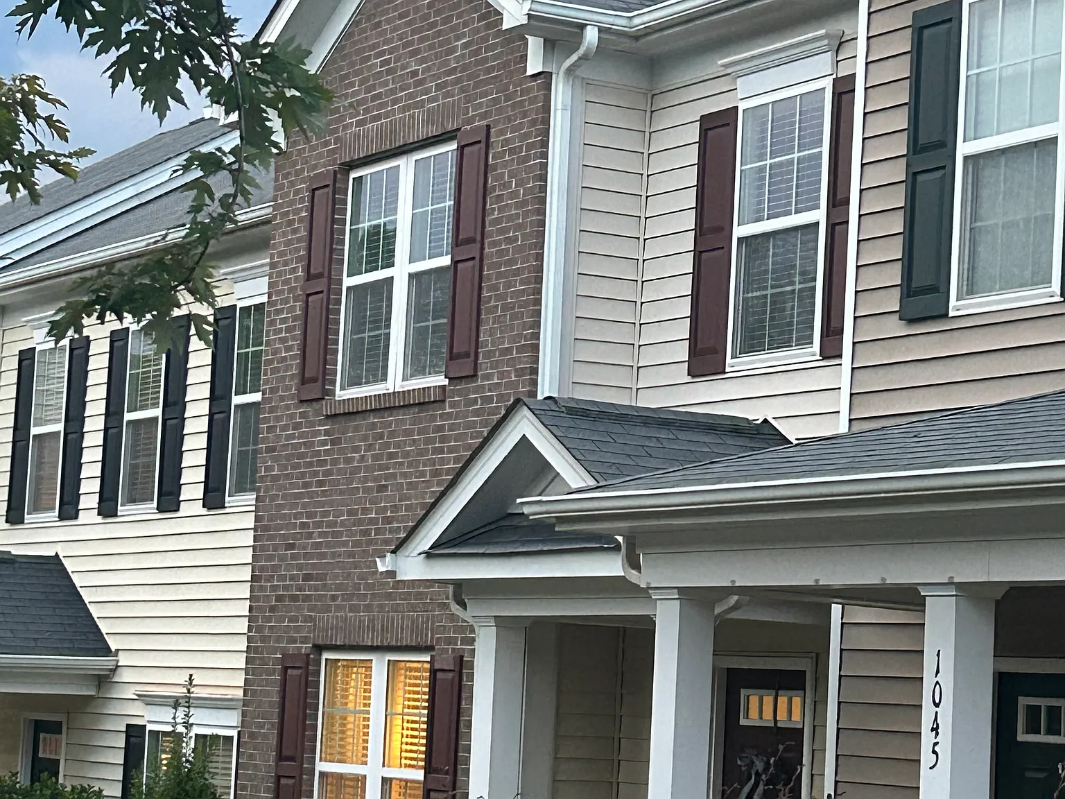 3 bed, 2.5 bath, 1576 sqft, $2,900 — Photo 2