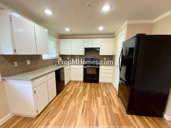 989 SE Fir Grove Loop, Hillsboro, OR 97123