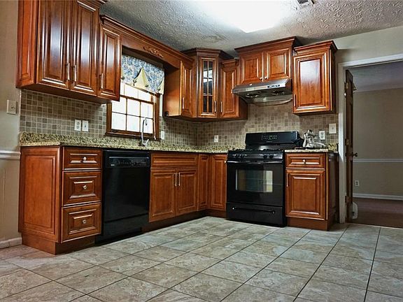 3rd image of 2787 Colony Cir