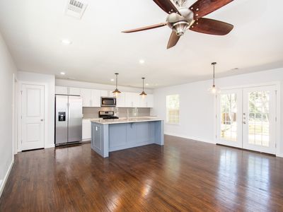 2611 Falls Dr, Dallas, TX, 75211