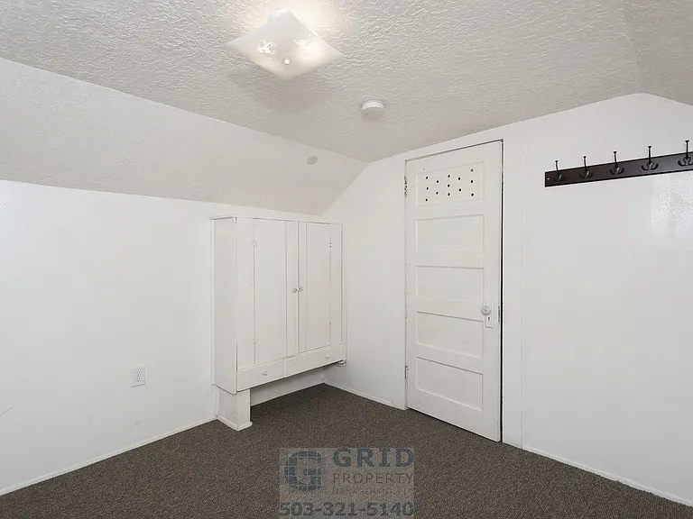 6827 SE Mitchell Ct — Photo 16