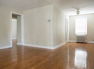 27 Loomis Dr APT B2, West Hartford, CT 06107